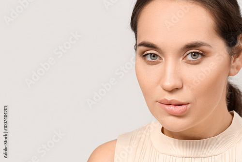 Beautiful woman with natura...
