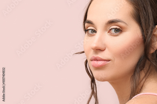 Beautiful woman with natura...