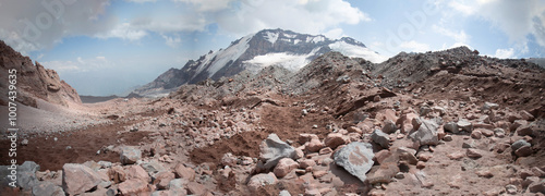 Obraz na płótnie Eroded Elegance of mount Kazbegi: The interplay of ice and rock creates a harmonious composition of contrasting elements. w salonie