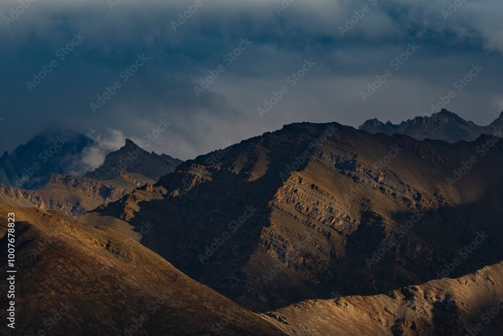 Fototapeta premium sunrise over the mountains