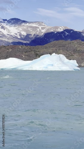 Wallpaper Mural パタゴニア エル カラファテ ウプサラ氷河 アルゼンチン Torontodigital.ca