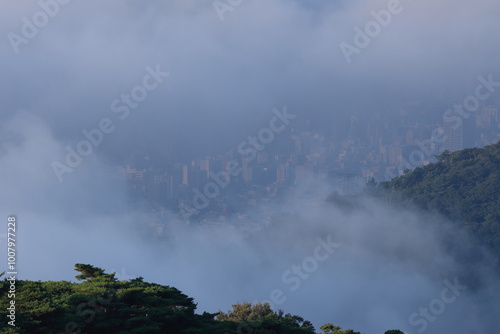 The city of Sannomiya that can be seen through the sea of clouds  photo