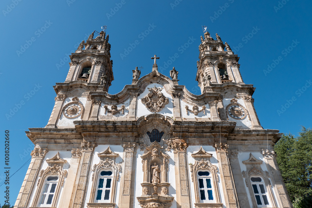 Fachada da Igreja de Nossa Senhora dos Remédios, um tesouro arquitetónico em Lamego, Portugal Fachada da Igreja de Nossa Senhora dos Remédios, um tesouro arquitetónico em Lamego, Portugal