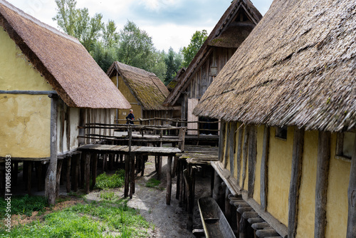 Lake Constance, arrow buildings. 4300 years before Christ.