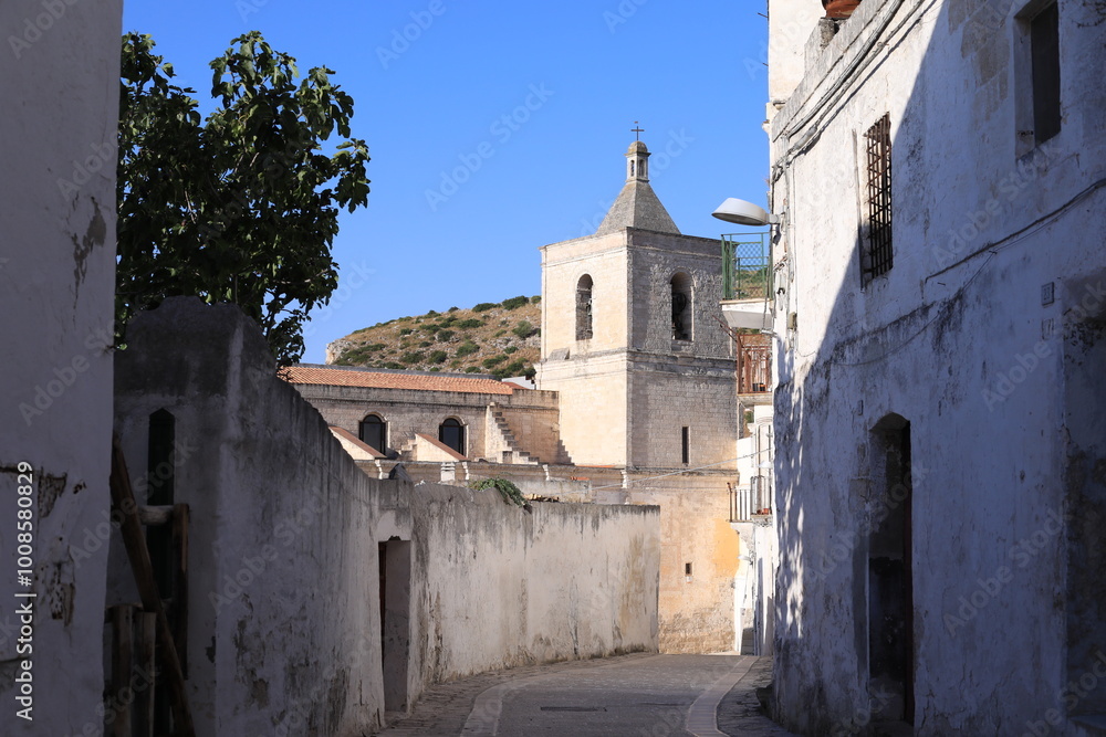 Fototapeta premium street of ginosa, puglia, italy