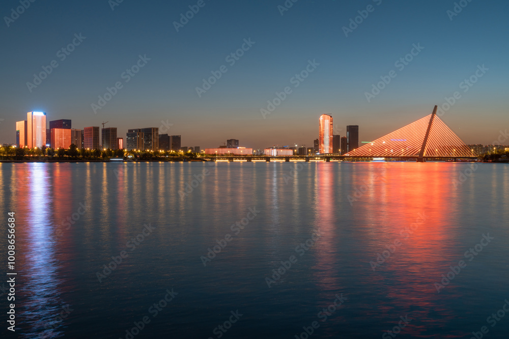 Obraz premium River and bridge in Xi'an city, China, sunset