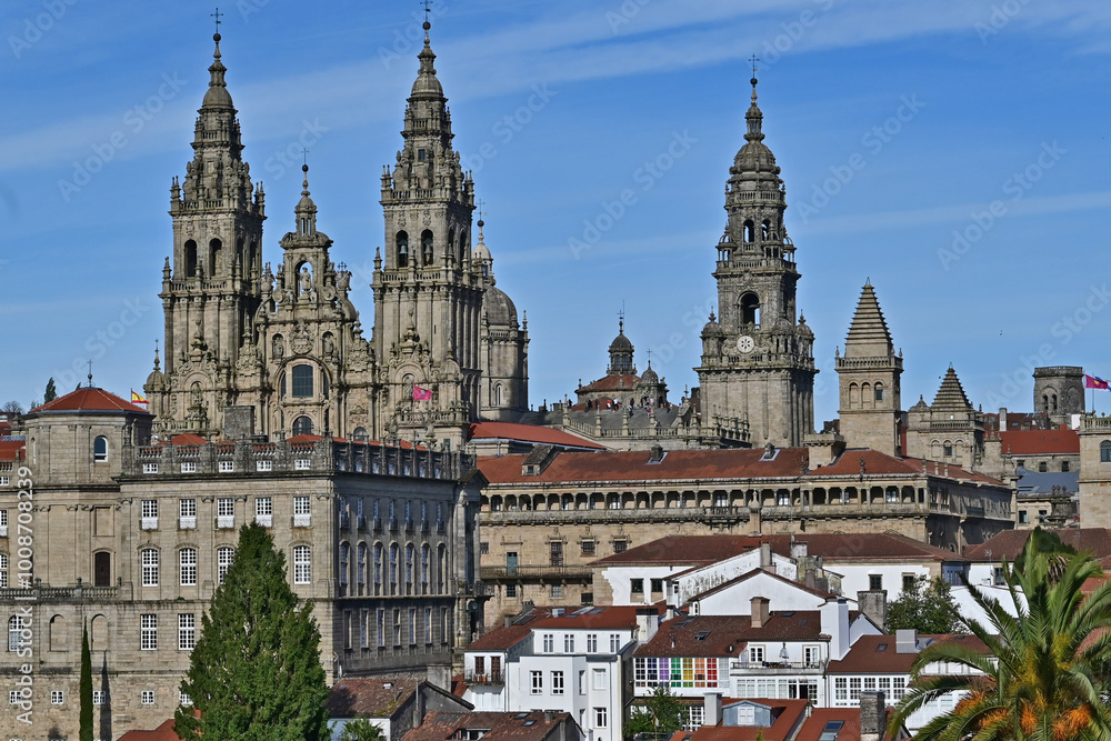 Santiago de Compostela, Galizia, panorama sulla cattedrale e la città antica dalla salita al Parque della Alameda - Spagna Santiago de Compostela, Galizia, panorama sulla cattedrale e la città antica dalla salita al Parque della Alameda - Spagna