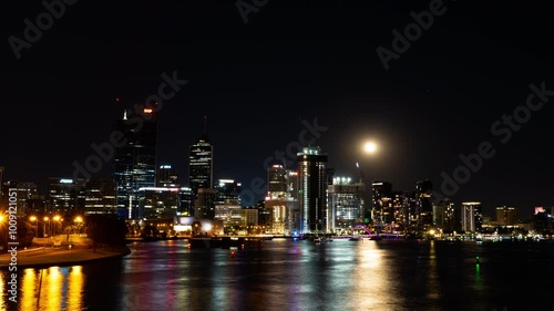 Wallpaper Mural 4k Timelapse of Moon rising in Perth City with boats, yacht and ferry, Western Australia Torontodigital.ca