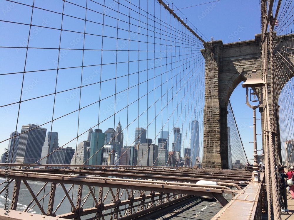 Fototapeta premium Brooklyn Bridge in the summer