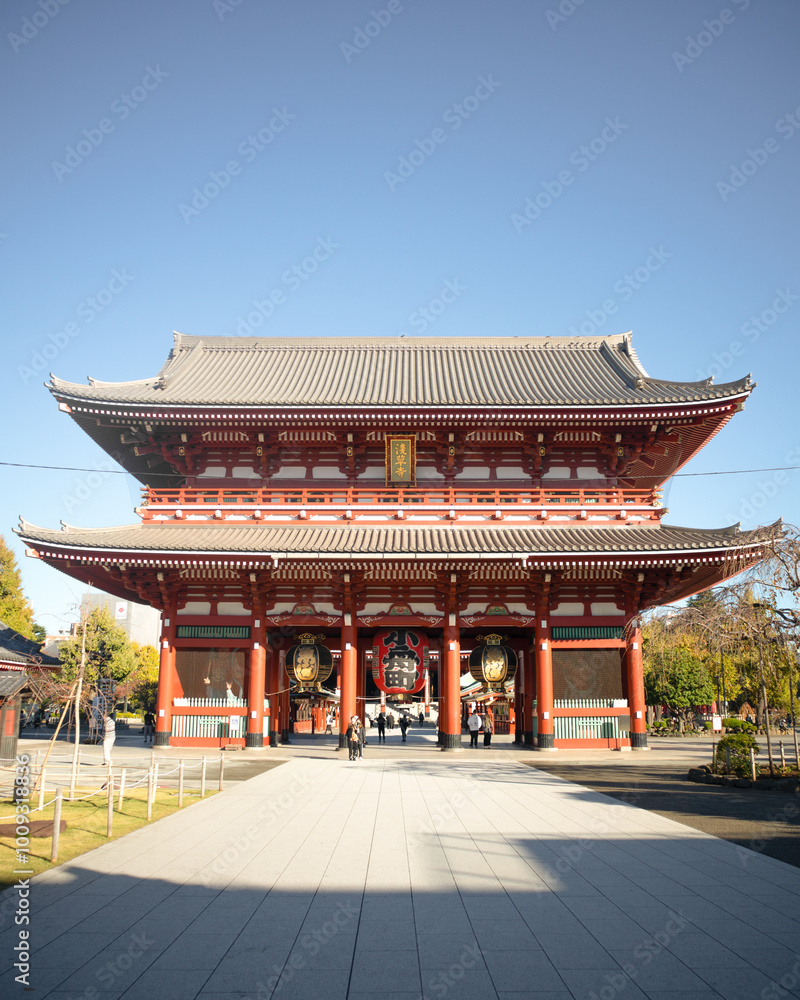 Early in the morning, silent Asakusa Sensoji Caminarimon, tokyo, japan Early in the morning, silent Asakusa Sensoji Caminarimon, tokyo, japan