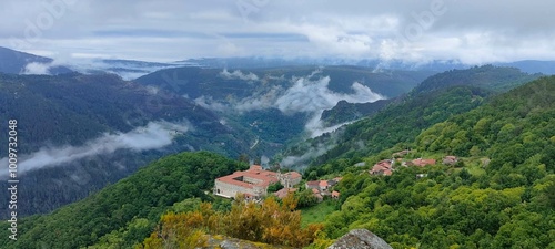 Panorámica del Monasterio de San Estevo de Ribas de Sil, Galicia