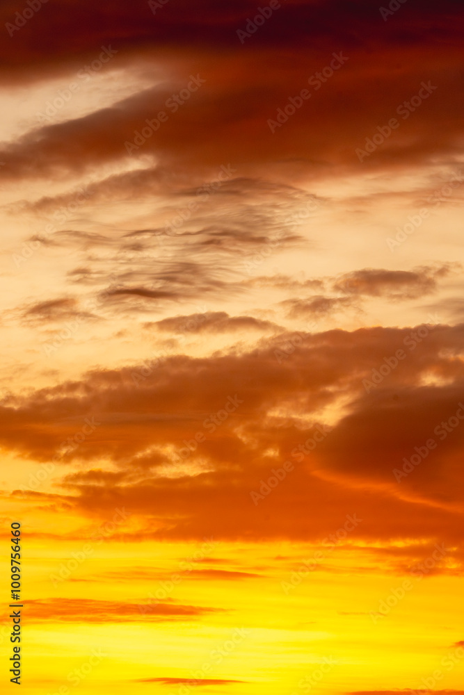 Fototapeta premium beautiful sunset golden hour above sea background sky orange