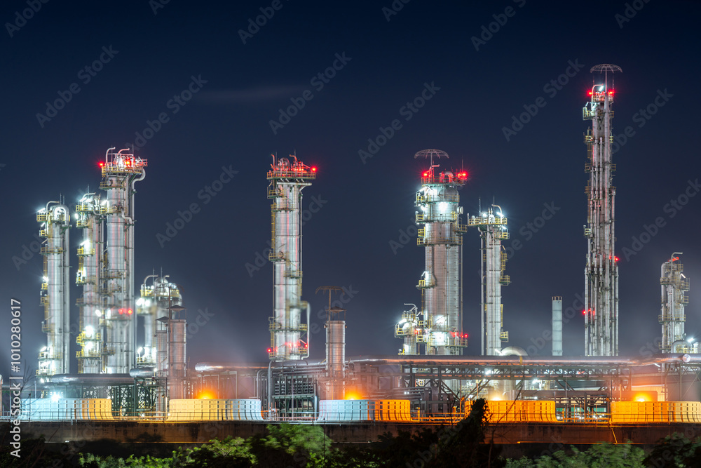 Obraz premium refinery chemical petrochemical plant with cracking furnace for petroleum energy and chemical industry business for chemical product marketing