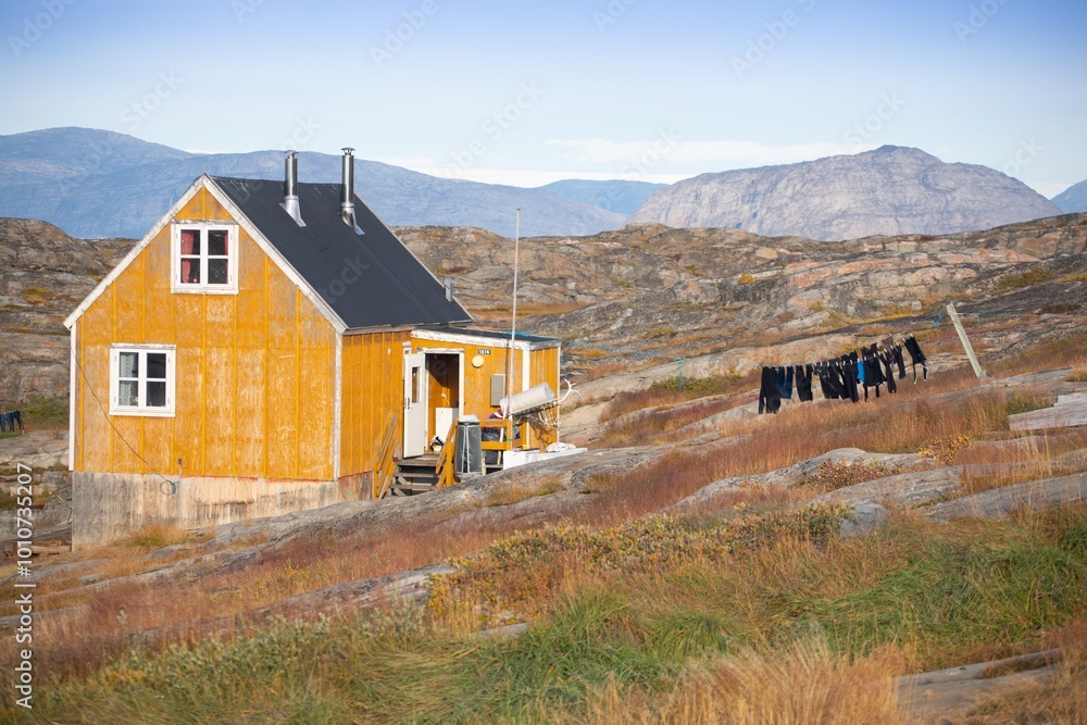Φωτογραφία Panoramic view of colorful village in East Greenland