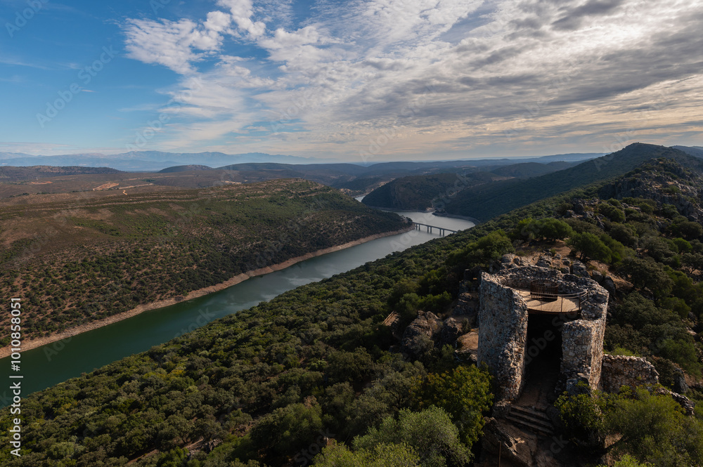 Φωτογραφία View of River Tagus (Tajo) from the Monfrague Castle in Monfrague National Park,