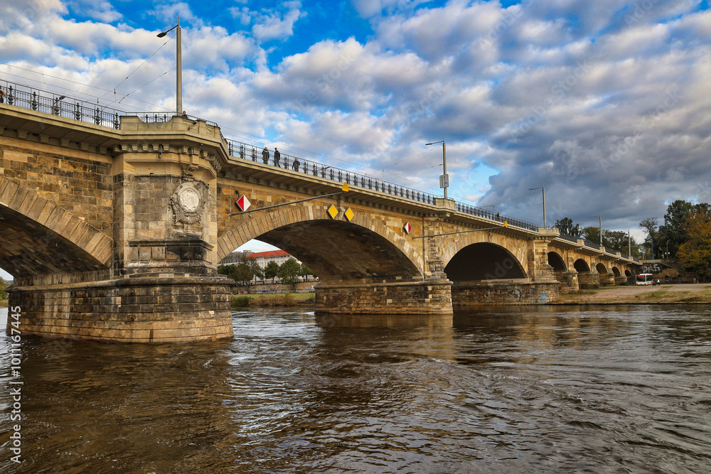 Brücke, Albertbrücke über die Elbe in Dresden, Sachsen, Deutschland Brücke, Albertbrücke über die Elbe in Dresden, Sachsen, Deutschland