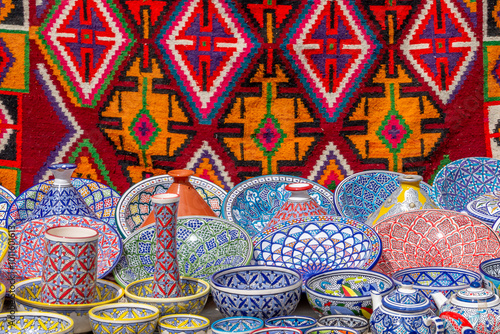 céramiques et tapis de Tunisie