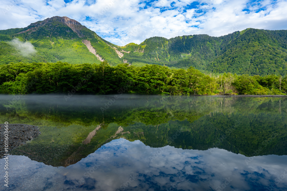 Obraz premium 上高地 大正池の風景