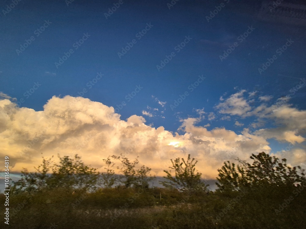 Fototapeta premium Vibrant Twilight: A Colorful Sunset Over The Scenic Horizon