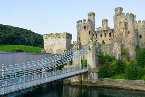 Billede på lærred Three bridges across Conwy River at Castle