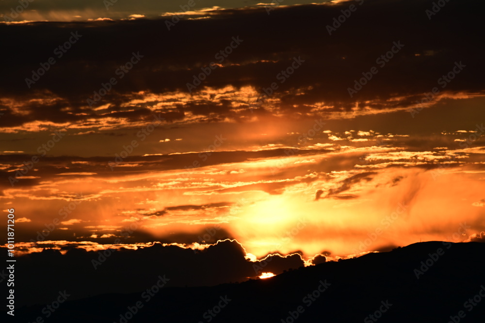 Obraz premium sunset over the mountains