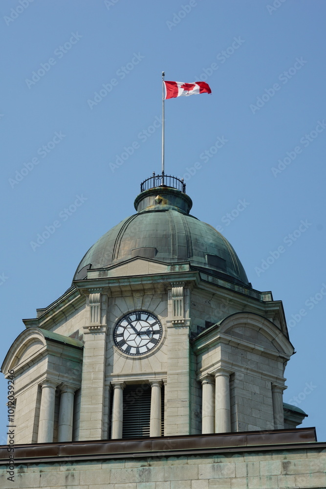 Obraz premium clock tower in the center Quebec canada