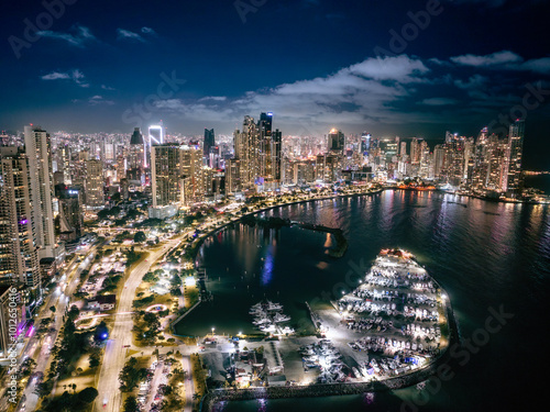 Panama skyline cinta costera by night