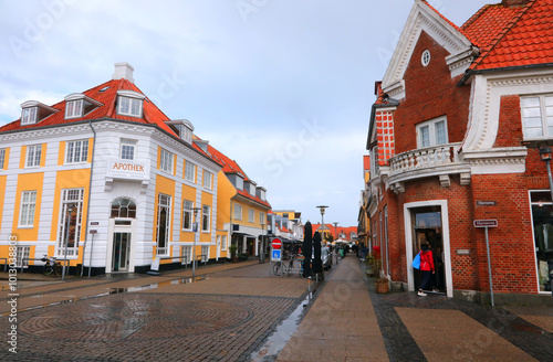 Fényképezés ancient corner pharmacy in the historic center of skagen city in northern denmar