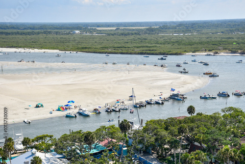 Φωτογραφία Boaters enjoying a day at a sandbar in the intracoastal near New Smyrna Beach an