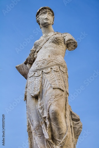 Obraz na płótnie brescia, italien - minerva statue auf der piazza del duomo w salonie