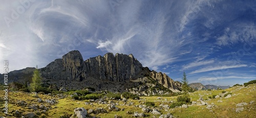 Panorama of the Klobenjoch north face with foehn clouds, Kotalm, Rofan Mountains, Tyrol, Austria, Europe