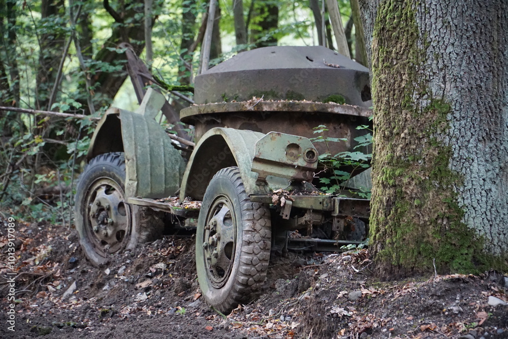 Fototapeta premium old abandoned car