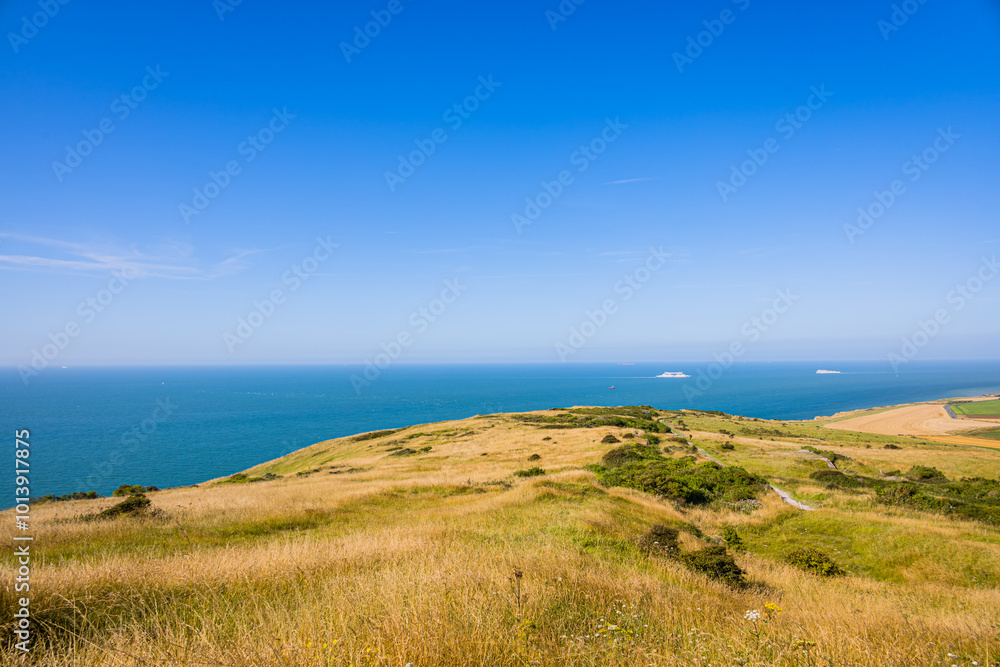 Les prairies de Cap Blanc Nez, la manche, et l'Angleterre au loin