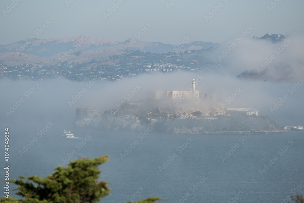 Fototapeta premium Alcatraz island in the fog