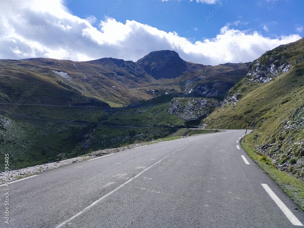 Naklejka premium pyrenees nature landscape from the road