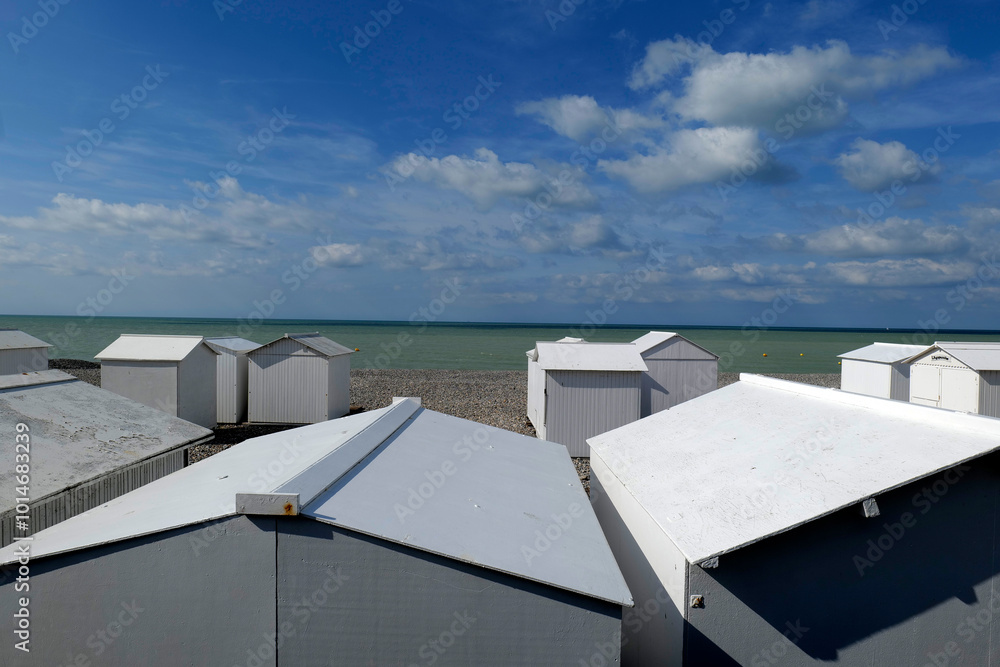 Fototapeta premium cabanes en bois en bord de mer