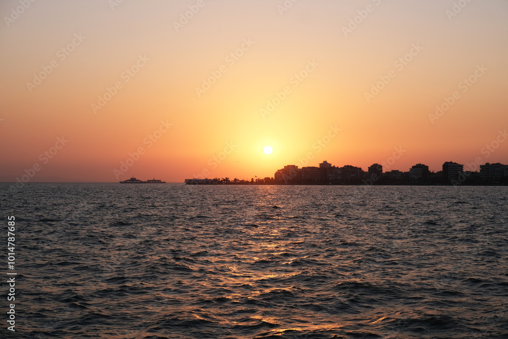 Fototapeta premium sunset in sea