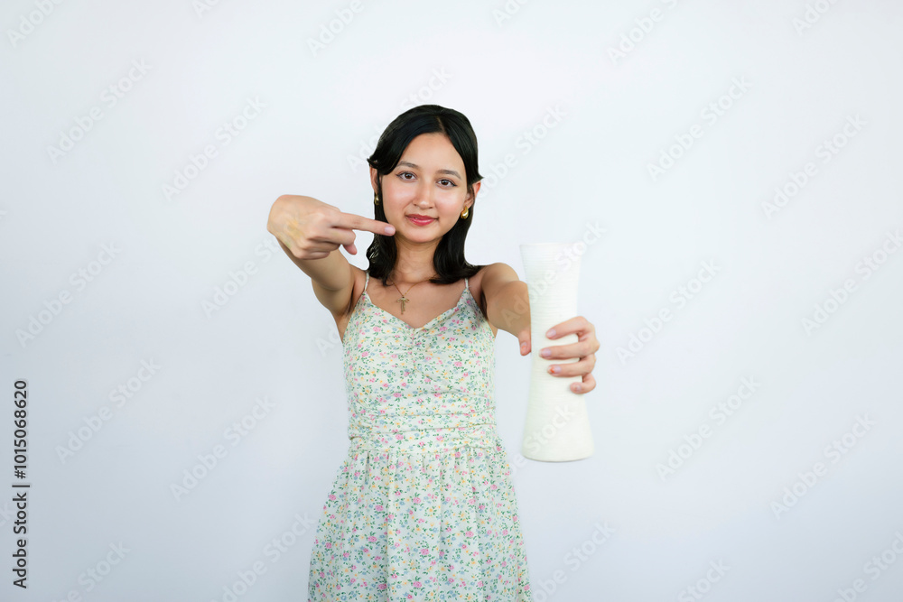 Young Asian Girl Florist with Empty Vase for Indoor Decoration Young Asian Girl Florist with Empty Vase for Indoor Decoration