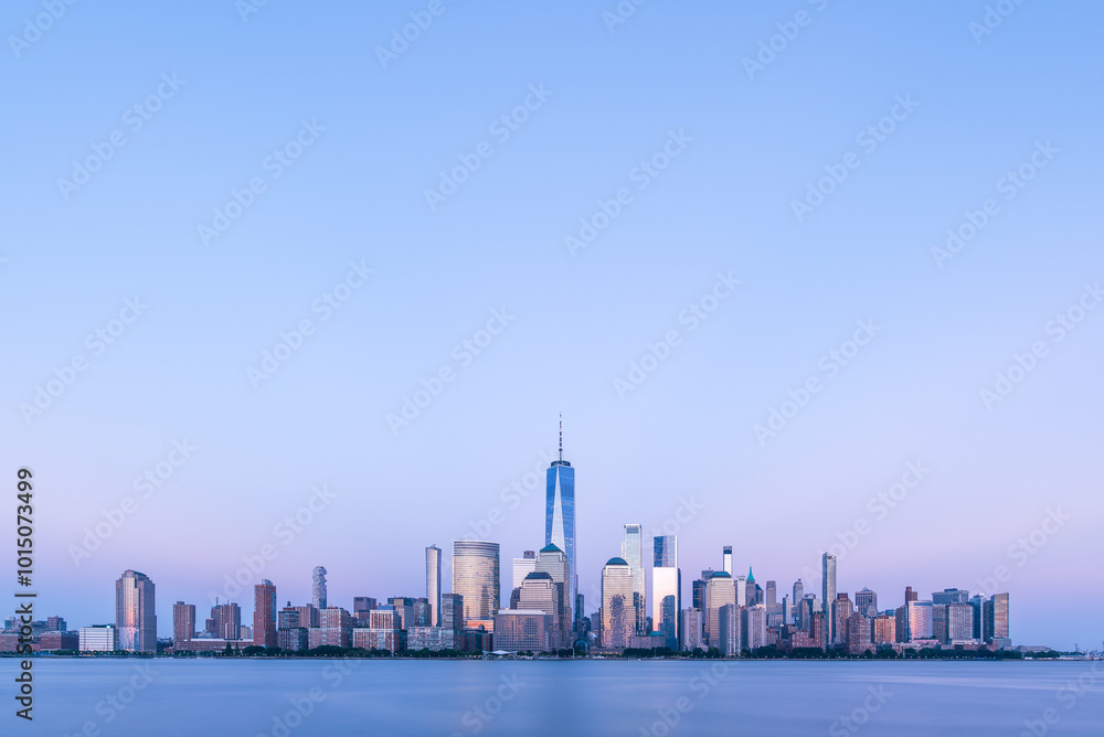 Fototapeta premium Spectacular view of the Manhattan skyline in New York