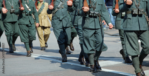 Tableau sur toile soldiers in old uniforms from the First World War and historical rifles in hand