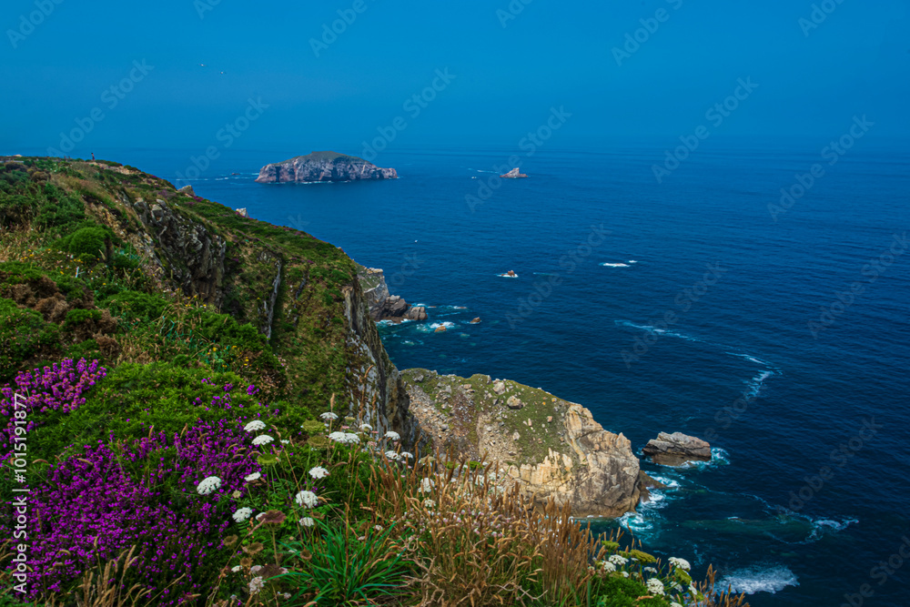 Obraz premium Capture the infinite beauty of the ocean with our seascape photographs, perfect for transforming any space with the serenity and majesty of the sea.
