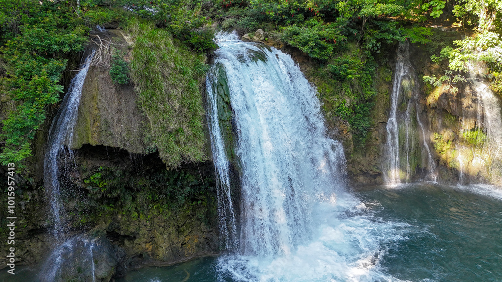 Obraz premium Welib Ha cascades, waterfall in Chiapas, Mexico.