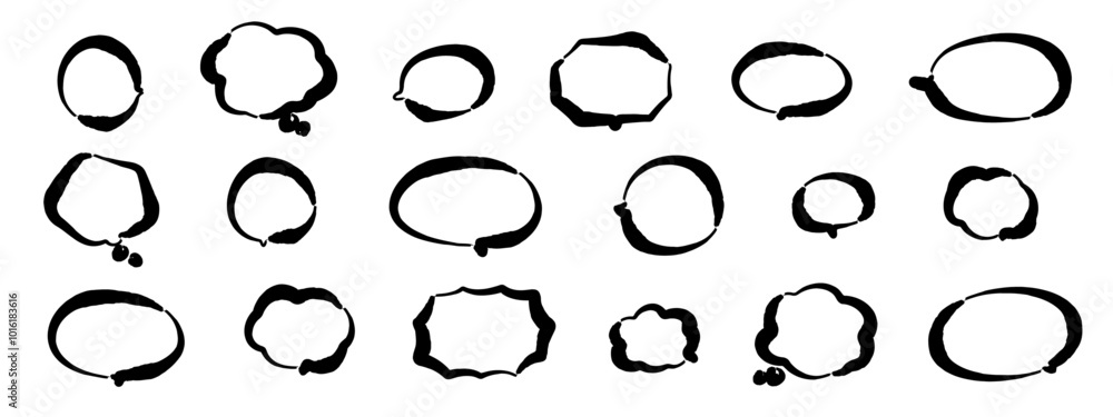 Fototapeta premium 筆で書いた手書きの吹き出しベクターイラストセット