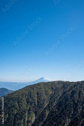 北岳登山道から望む富士山 山梨県南アルプス市