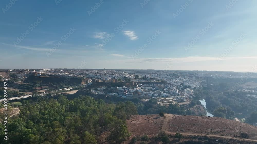 Vista aérea del castillo de Alcalá de Guadaíra Vista aérea del castillo de Alcalá de Guadaíra