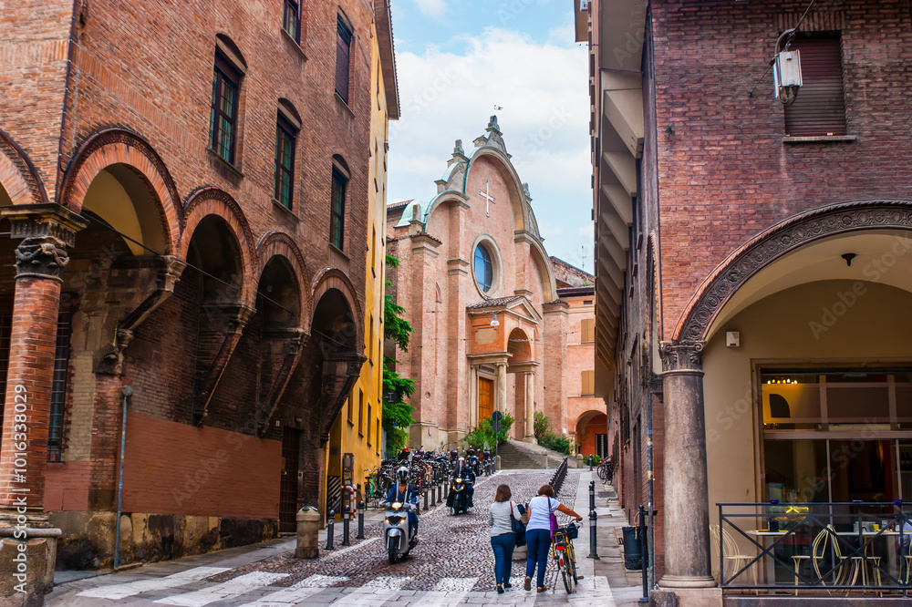 The narrow street leading to Chiesa San Giovanni in Monte, Bologna, Italy