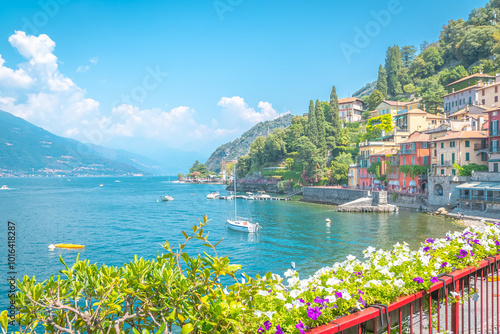 Varenna, village touristique avec des maisons colorées du lac de Côme, Italie. photo