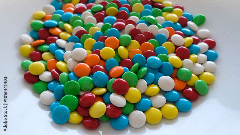 Obraz premium close up shot of colorful chocolate candies 