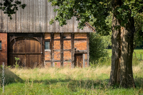 Altes typisch Ostwestfälisches Bauernhaus, Nordrhein Westfalen, Deutschland photo