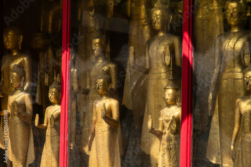 Obraz na płótnie Golden Buddha Statue in Wat Mangkon Kamalawat known as Wat Leng Noei Yi, is the largest and most important Chinese Buddhist temple and hosts celebrations of a number of year-round events w salonie